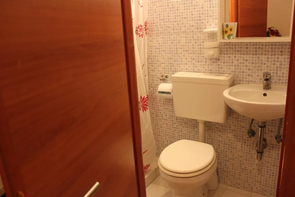 Adone House Bed & Breakfast Rome